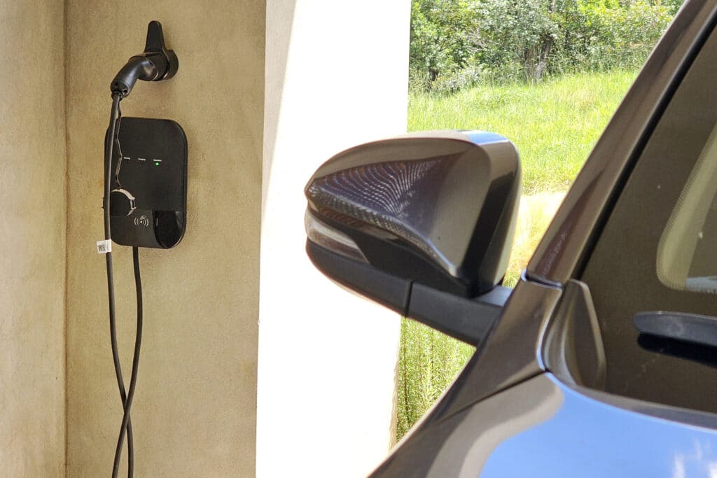 Installer une borne de recharge chez soi : Guide pratique